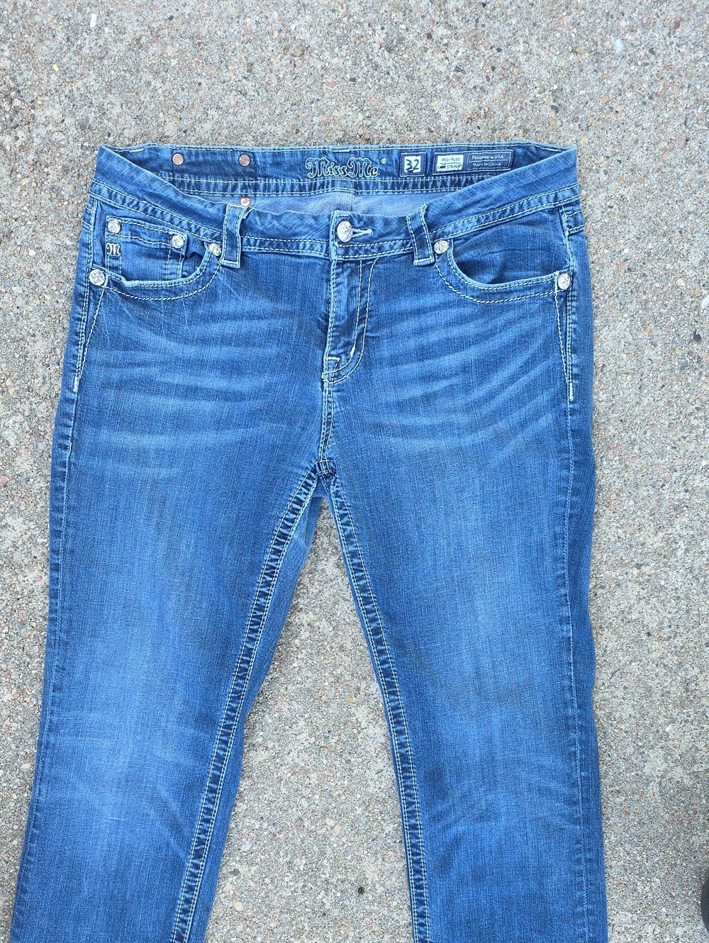 Miss Me Mid Rise Easy Straight Leg Embellished Angel Wings Denim Jeans Size 32 - Picture 7 of 14